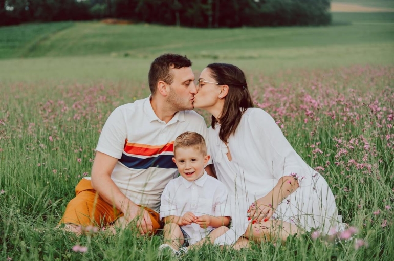 družinsko fotografiranje v naravi dolenjska